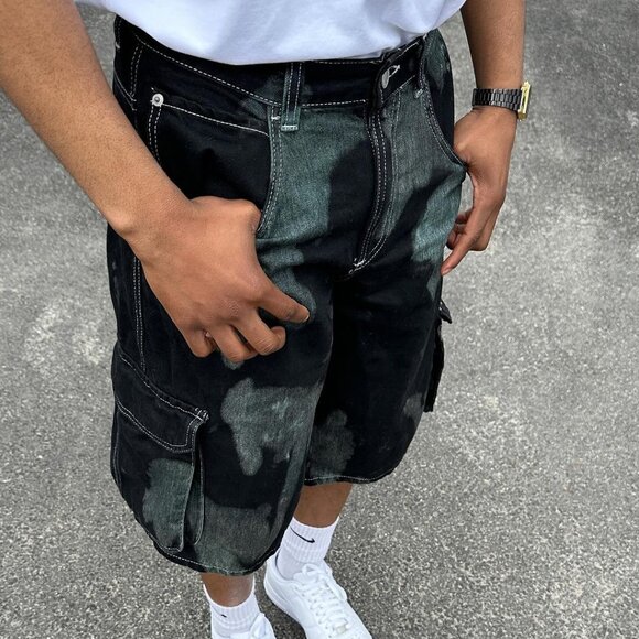 NWT Zara Bleached Regular Fit Denim Cargo Shorts Size 30 - Picture 3 of 9